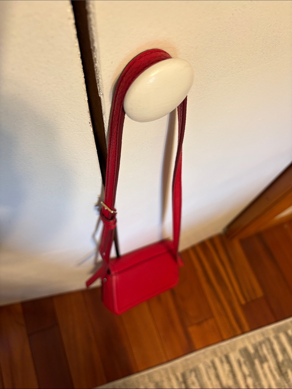 Marc Jacobs Red Pebbled Leather Mini Crossbody with Gold Logo - Picture 9 of 9